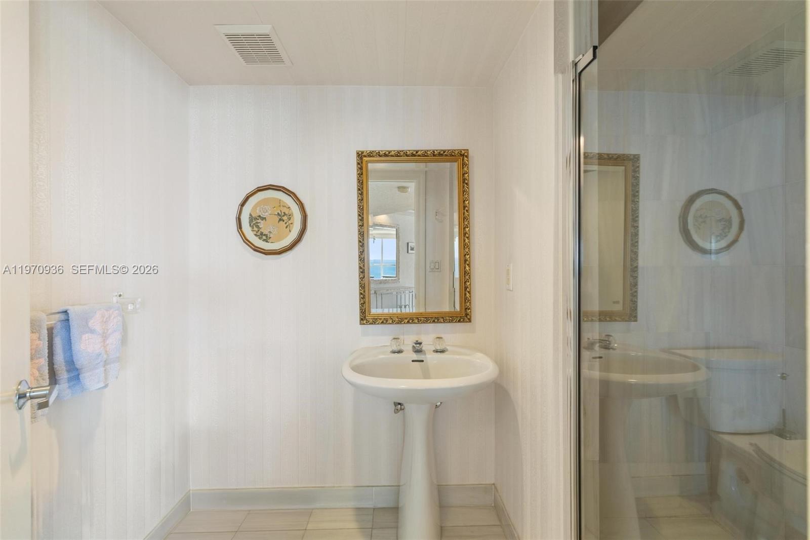 OCEANIA I CONDO - Residential