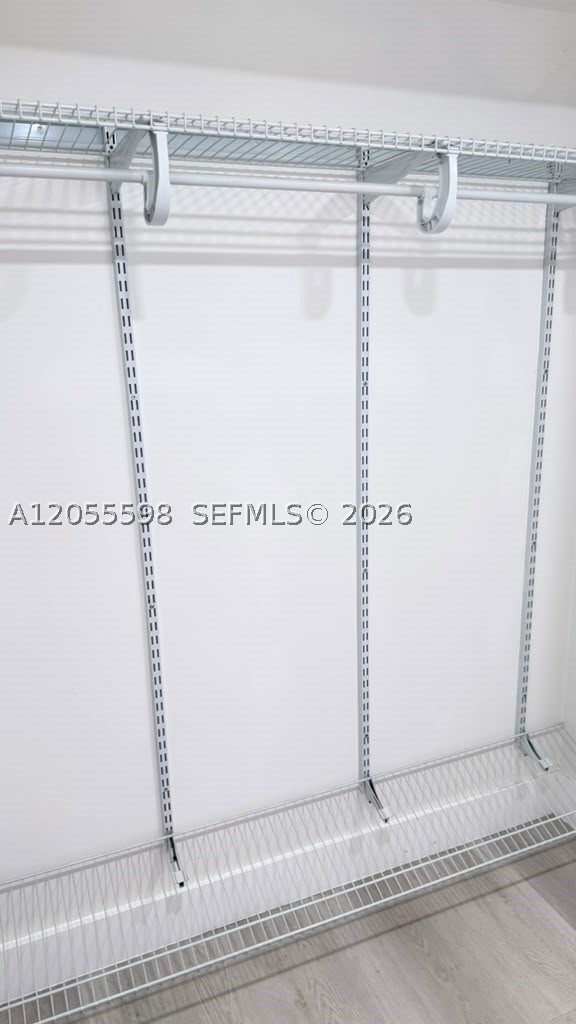 FLORIDA 2001 CONDO PH I - Residential Lease