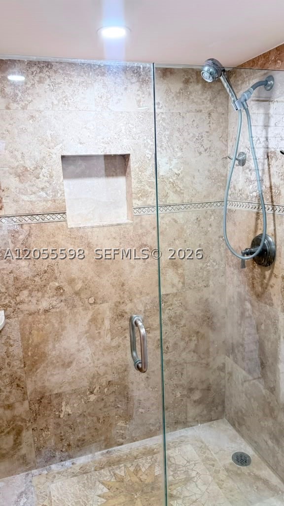 FLORIDA 2001 CONDO PH I - Residential Lease