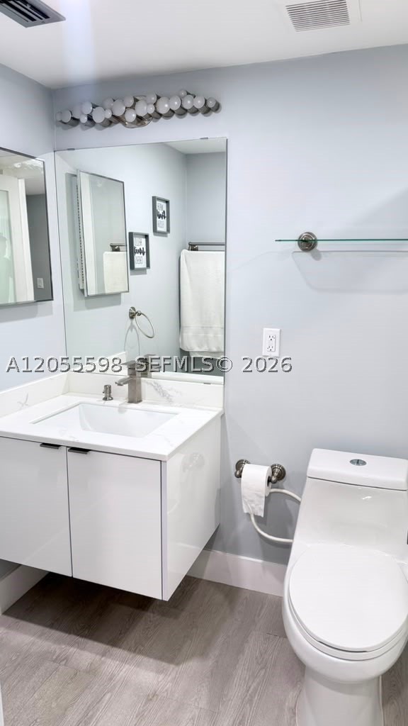 FLORIDA 2001 CONDO PH I - Residential Lease
