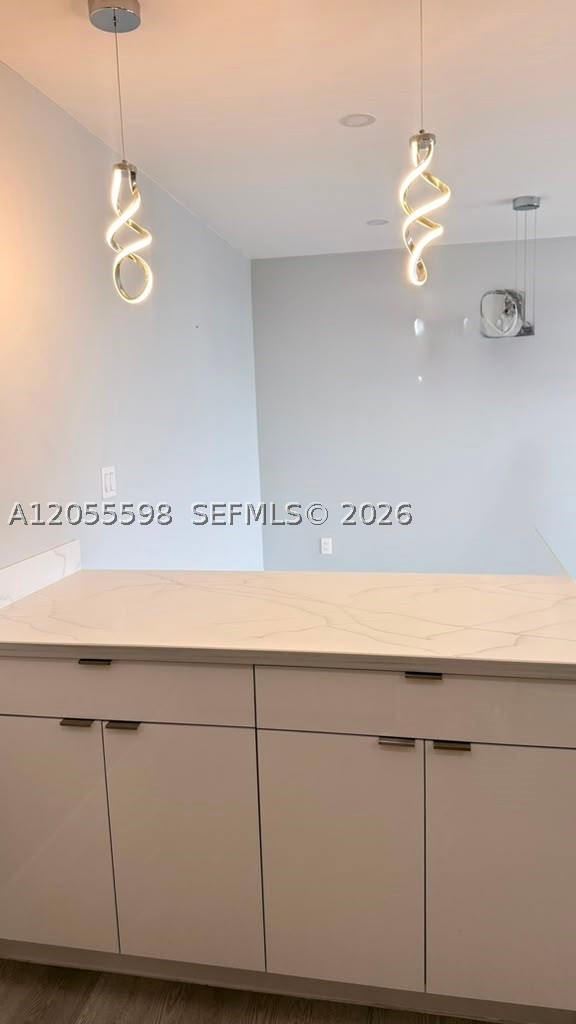 FLORIDA 2001 CONDO PH I - Residential Lease