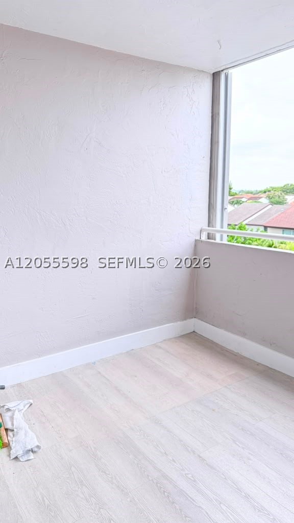 FLORIDA 2001 CONDO PH I - Residential Lease