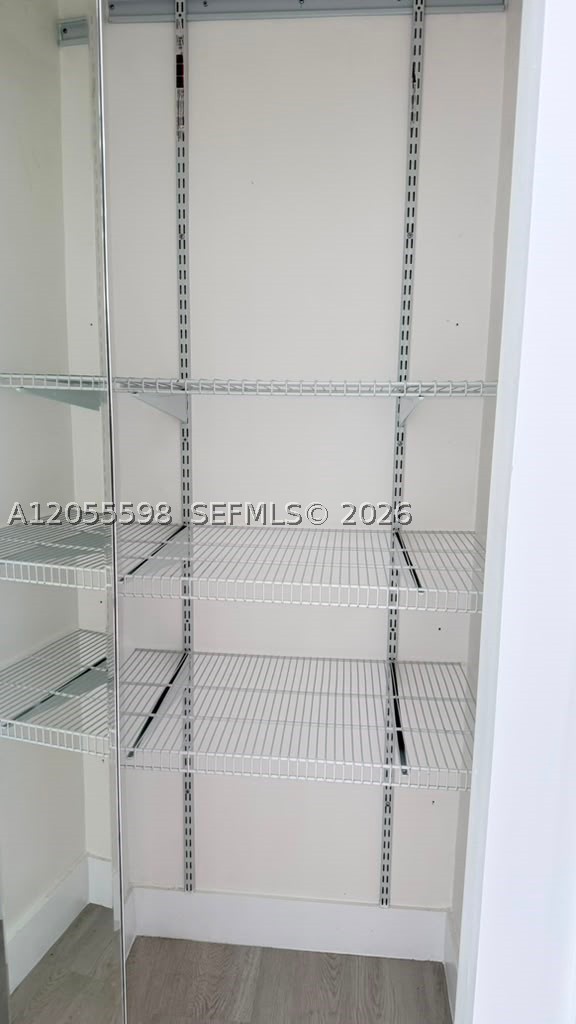 FLORIDA 2001 CONDO PH I - Residential Lease