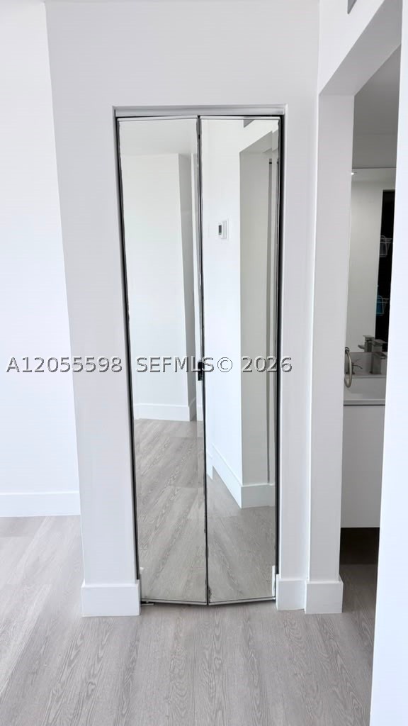 FLORIDA 2001 CONDO PH I - Residential Lease