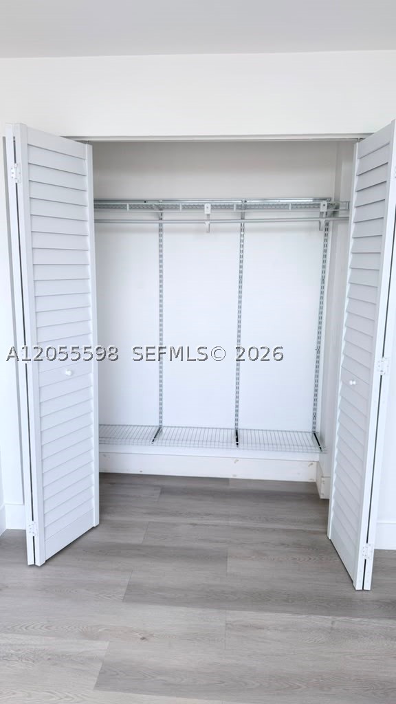 FLORIDA 2001 CONDO PH I - Residential Lease