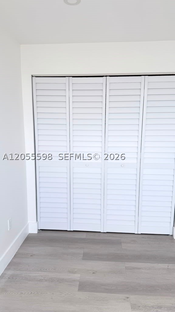 FLORIDA 2001 CONDO PH I - Residential Lease