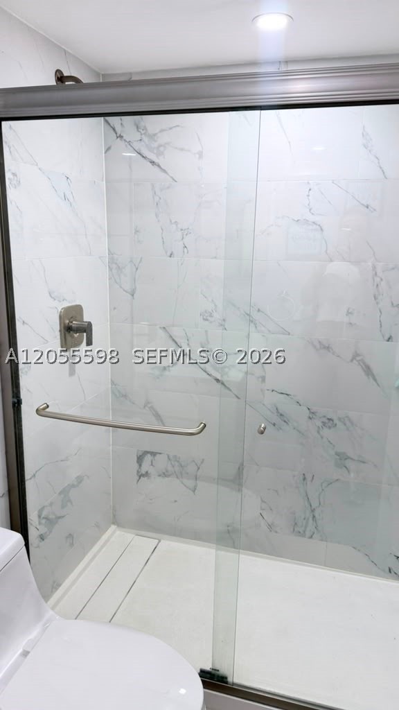 FLORIDA 2001 CONDO PH I - Residential Lease