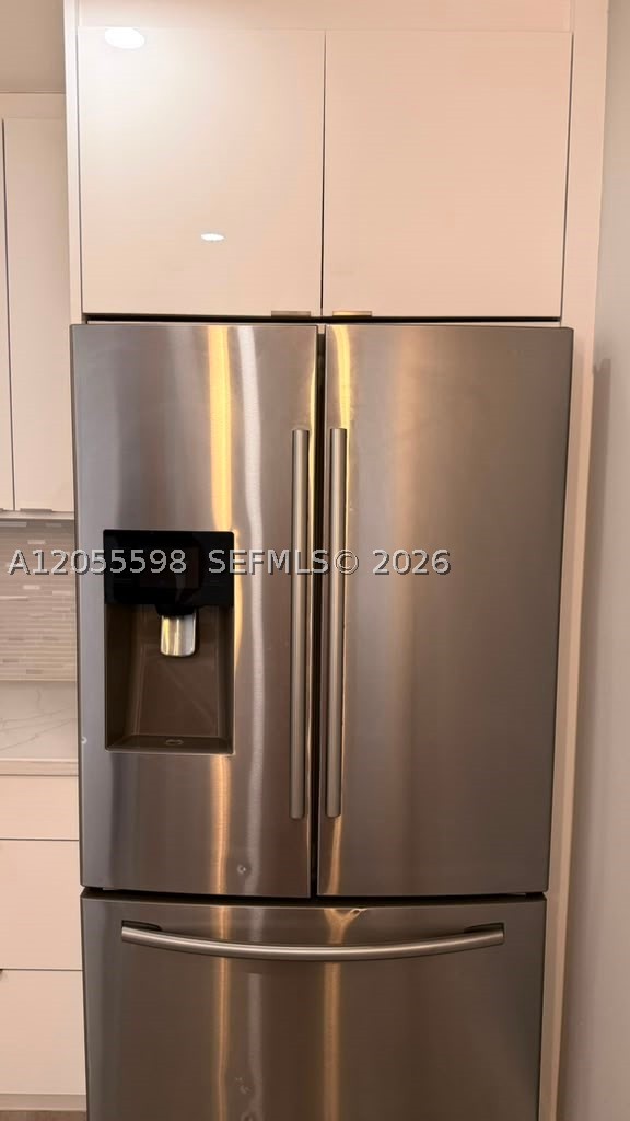 FLORIDA 2001 CONDO PH I - Residential Lease
