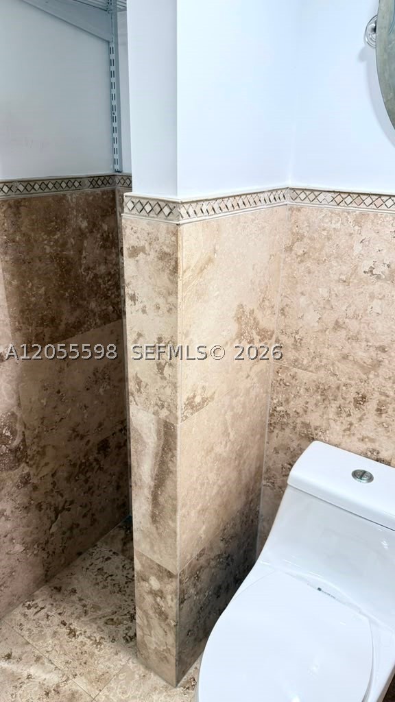 FLORIDA 2001 CONDO PH I - Residential Lease