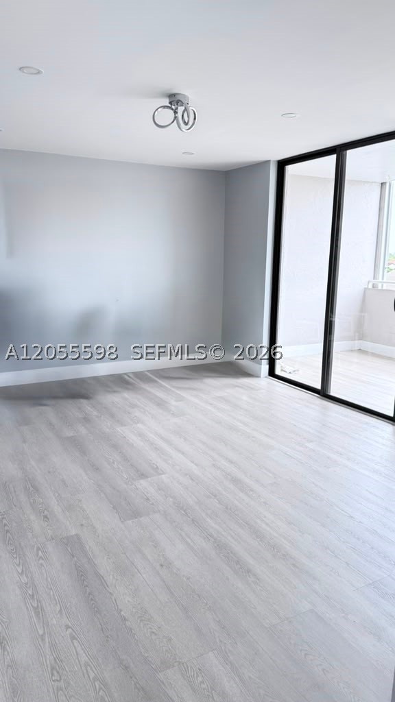 FLORIDA 2001 CONDO PH I - Residential Lease