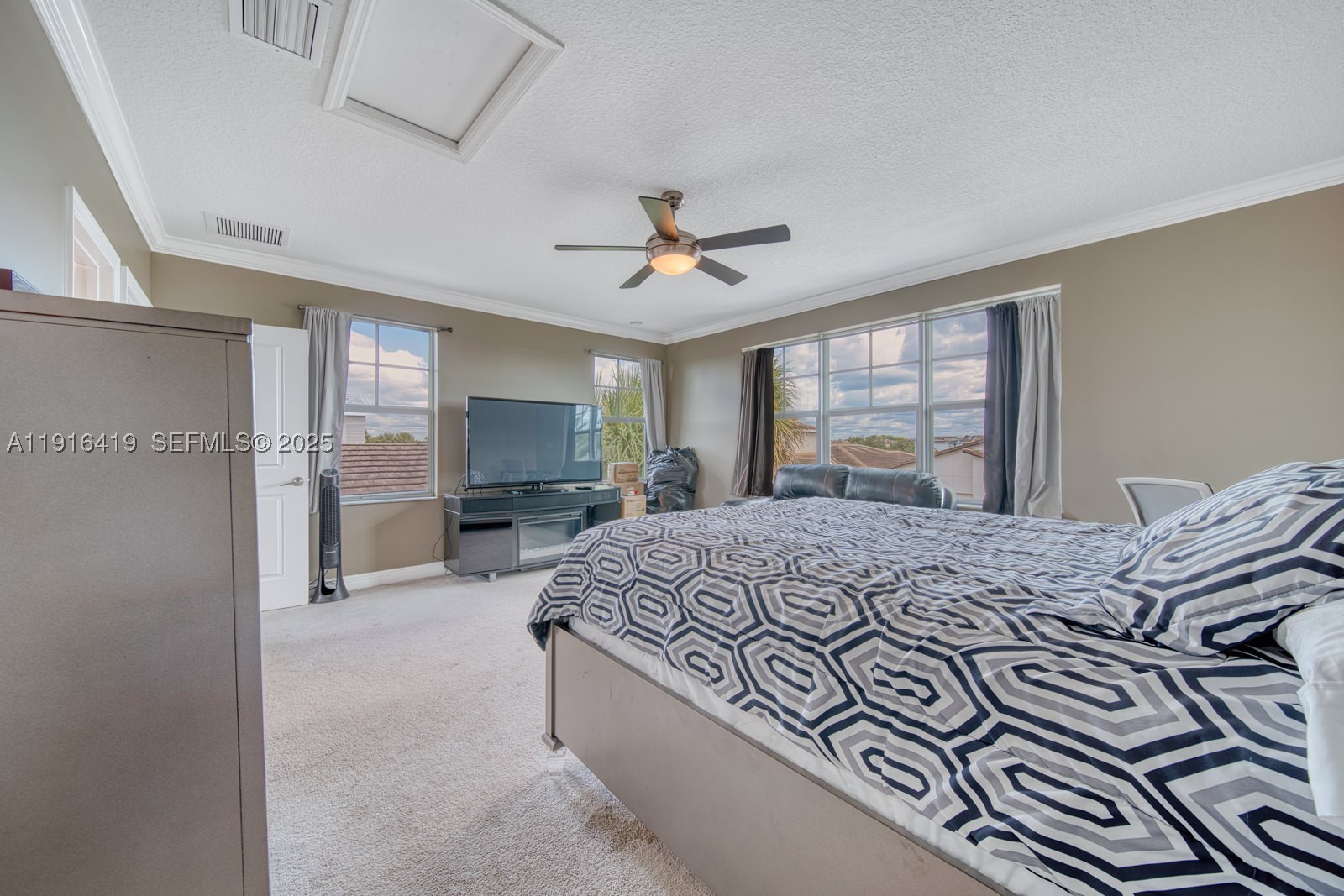 CRYSTAL LAKE 1ST SEC - Residential