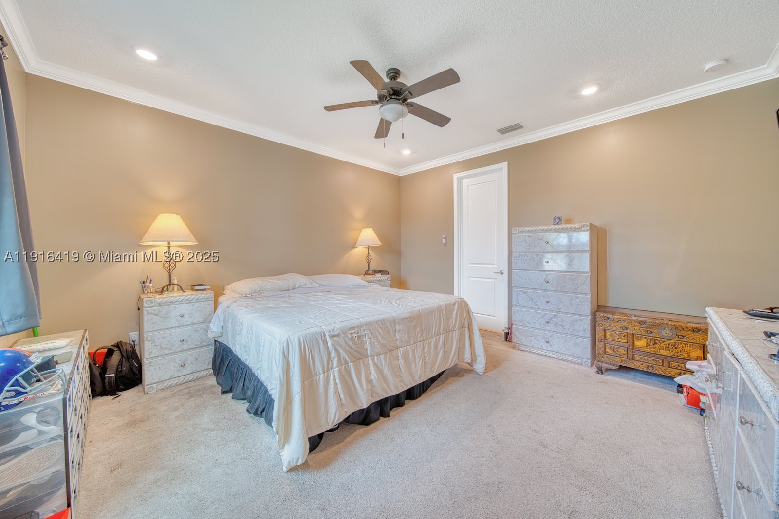 CRYSTAL LAKE 1ST SEC - Residential