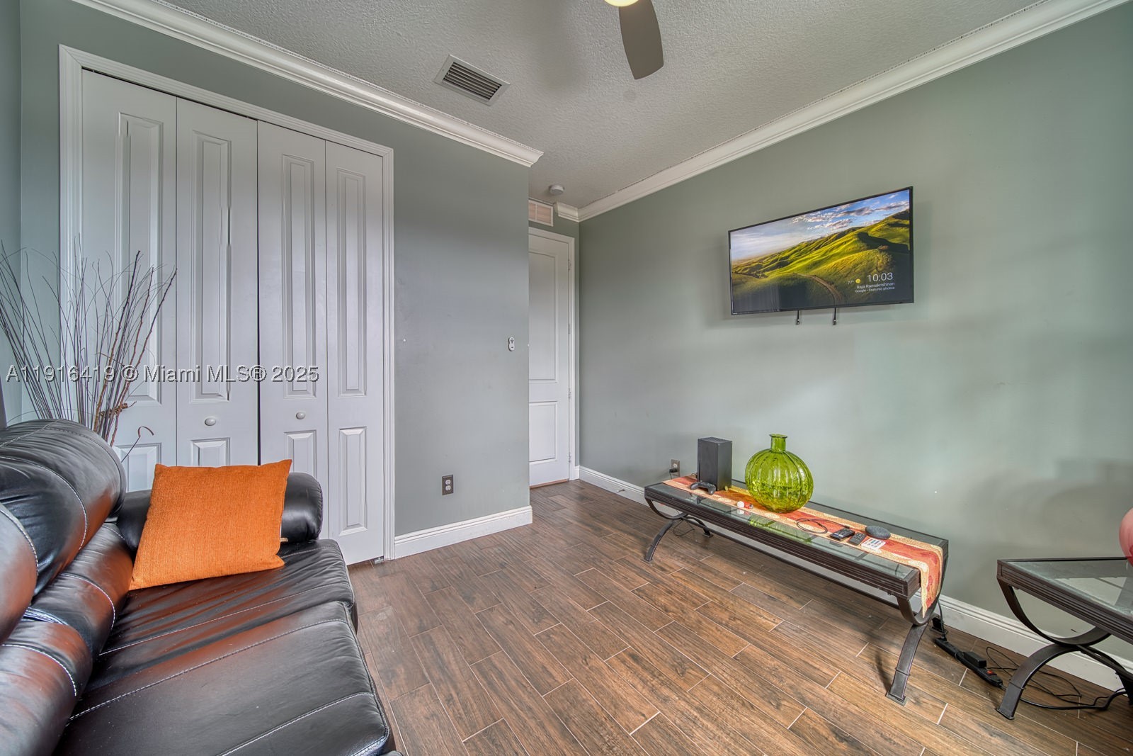 CRYSTAL LAKE 1ST SEC - Residential