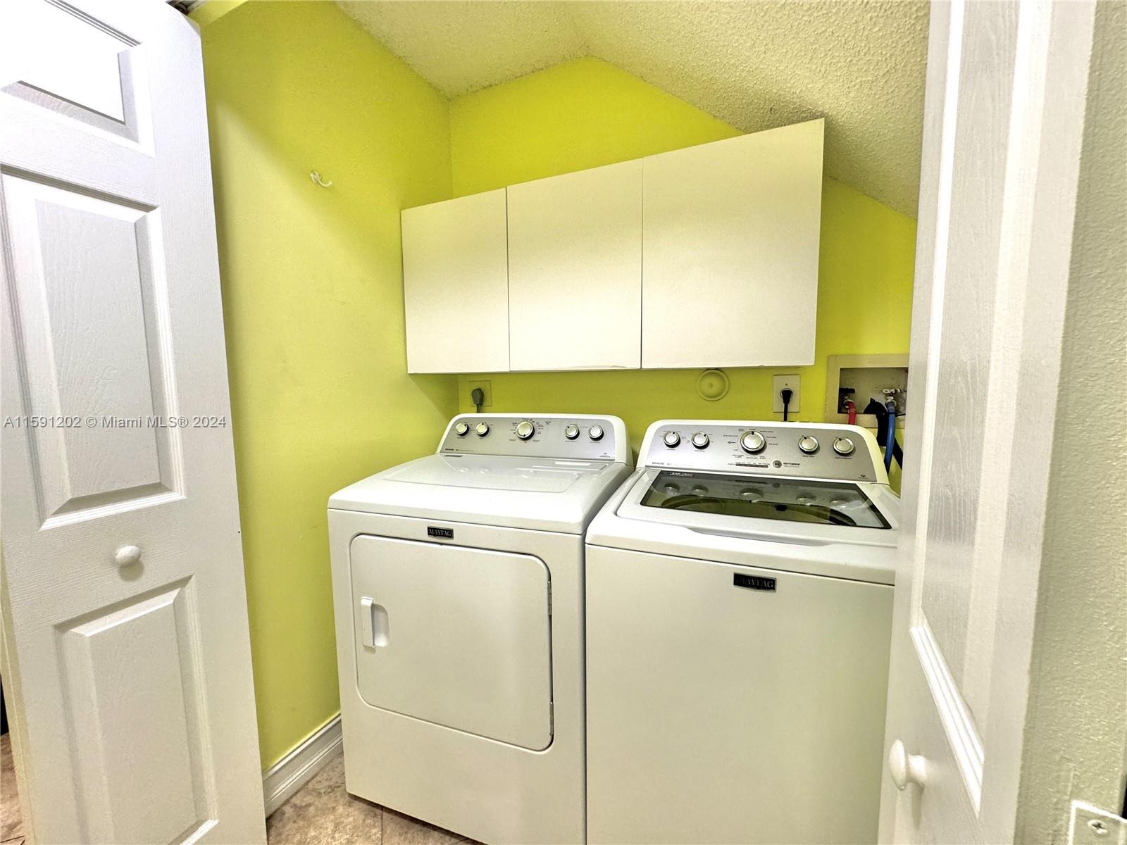 HOLIDAY SPRINGS EAST - Residential