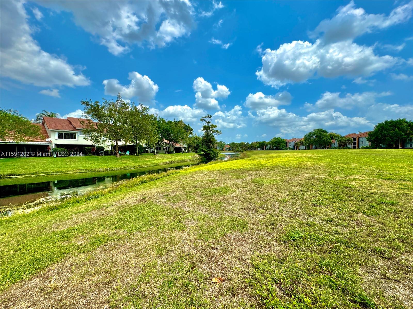 HOLIDAY SPRINGS EAST - Residential