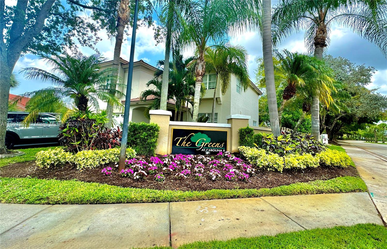 HOLIDAY SPRINGS EAST - Residential
