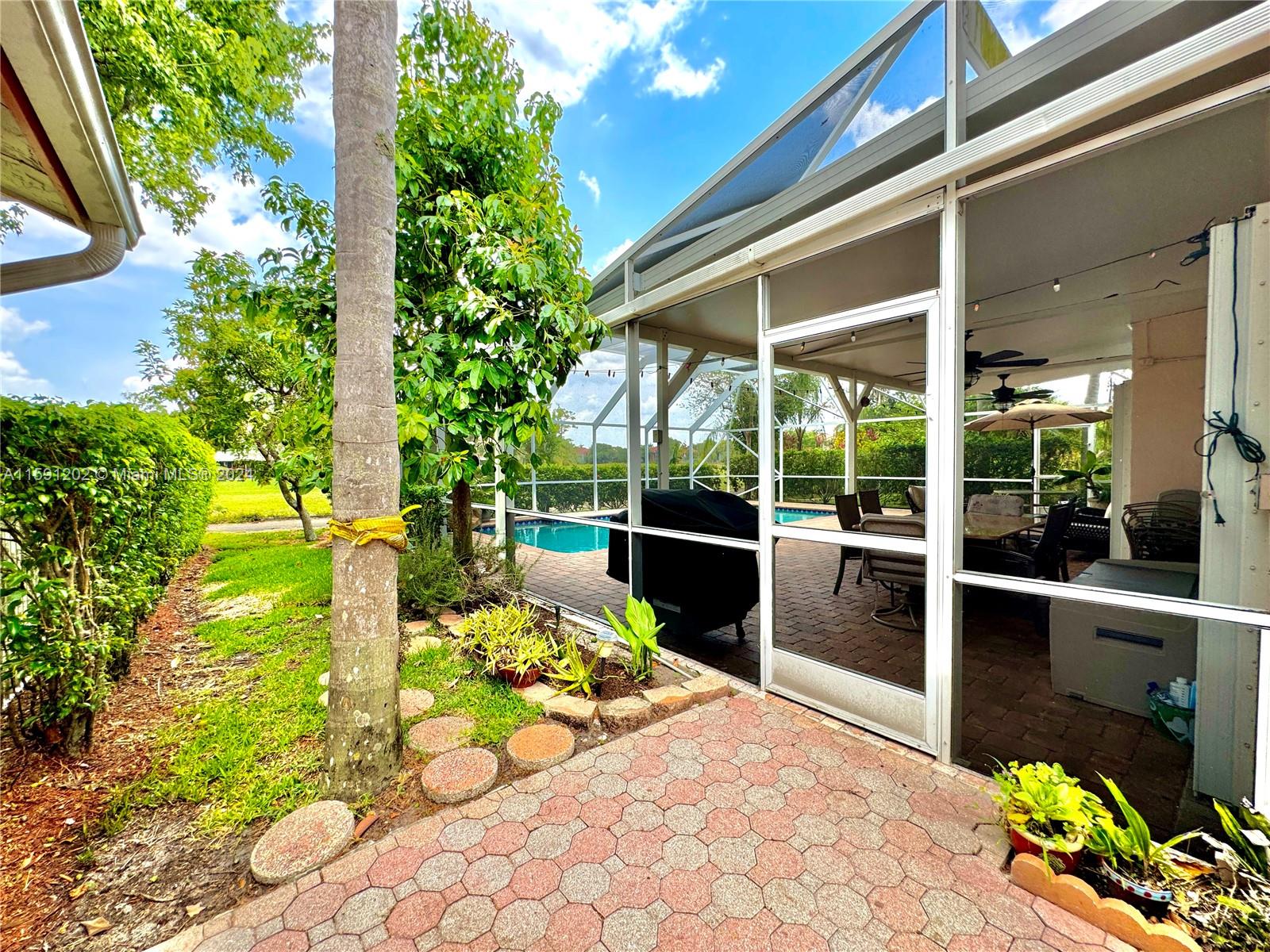 HOLIDAY SPRINGS EAST - Residential