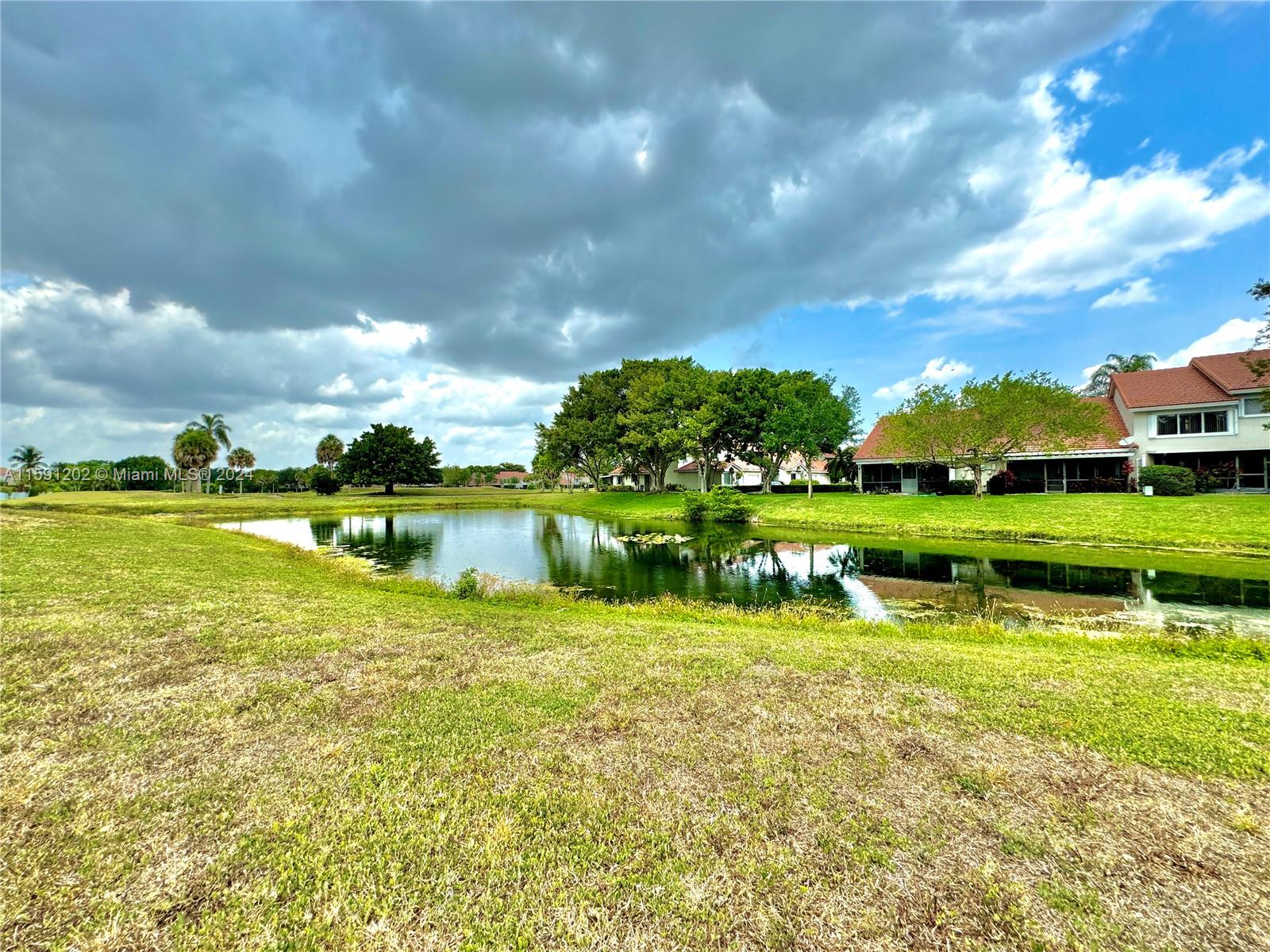 HOLIDAY SPRINGS EAST - Residential