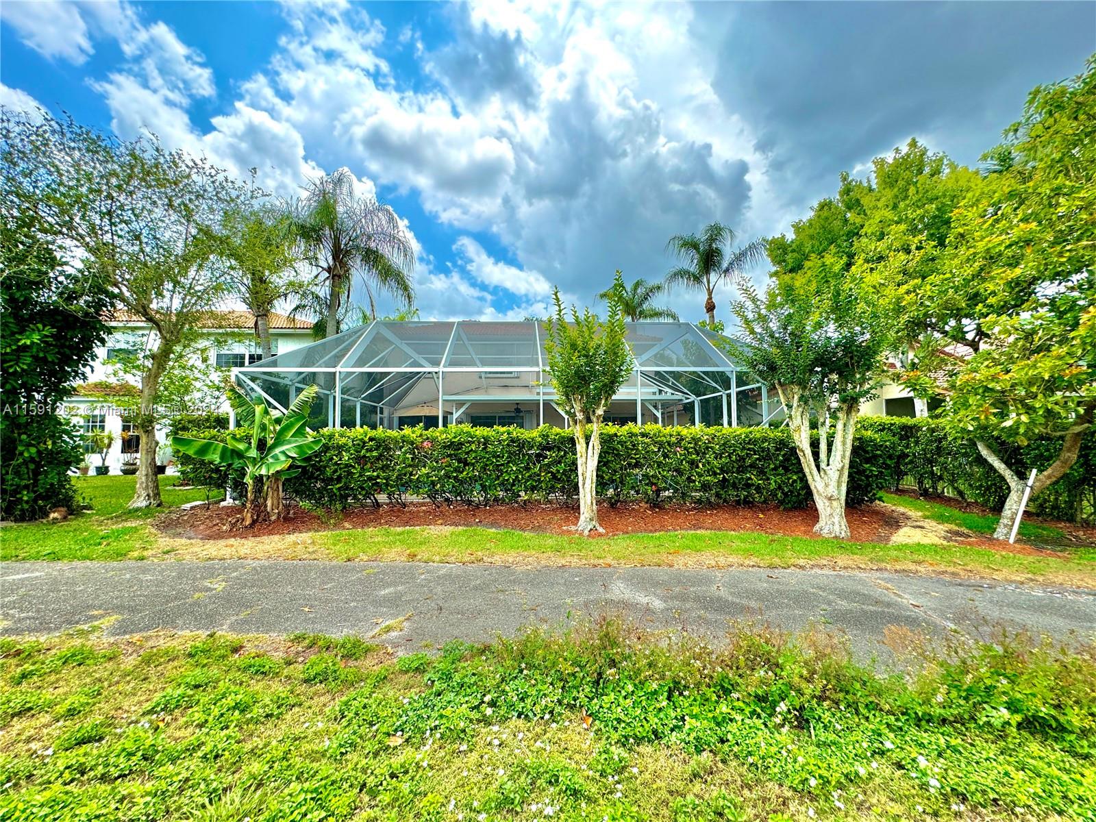 HOLIDAY SPRINGS EAST - Residential