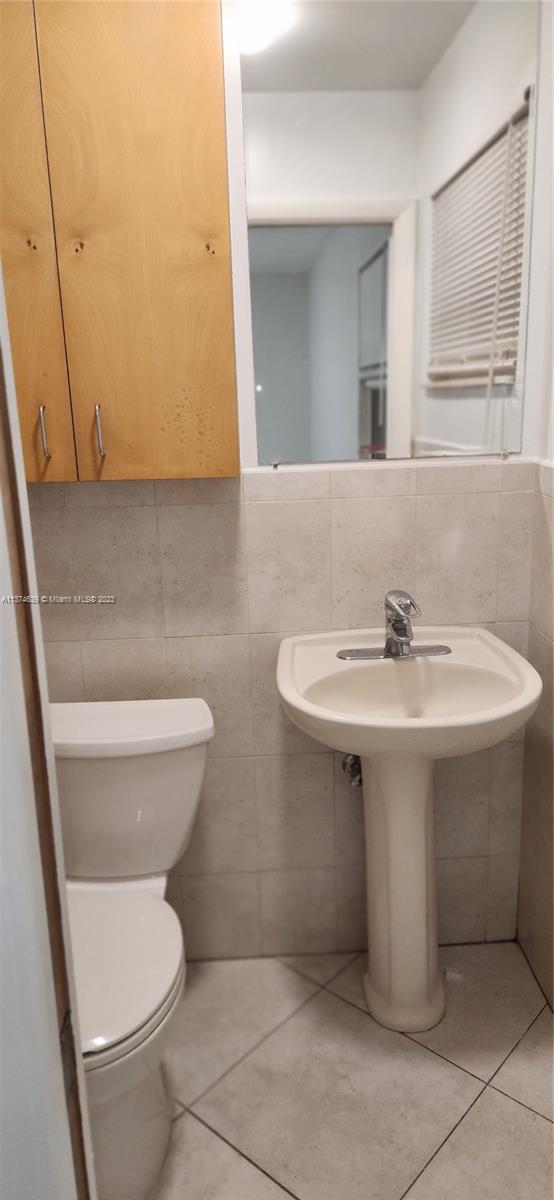 ROYAL PALM VISTA - Residential Lease