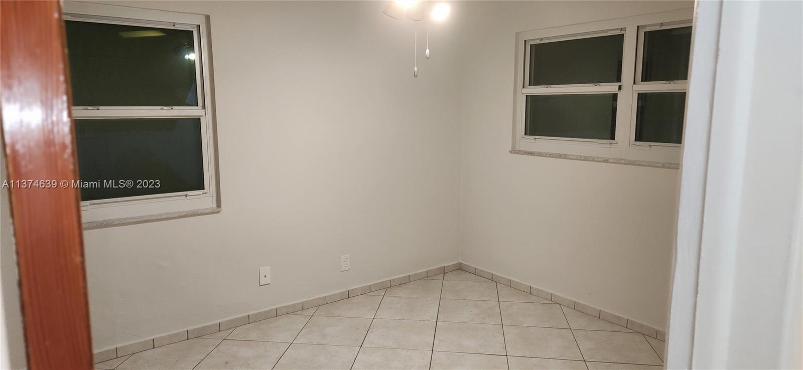 ROYAL PALM VISTA - Residential Lease