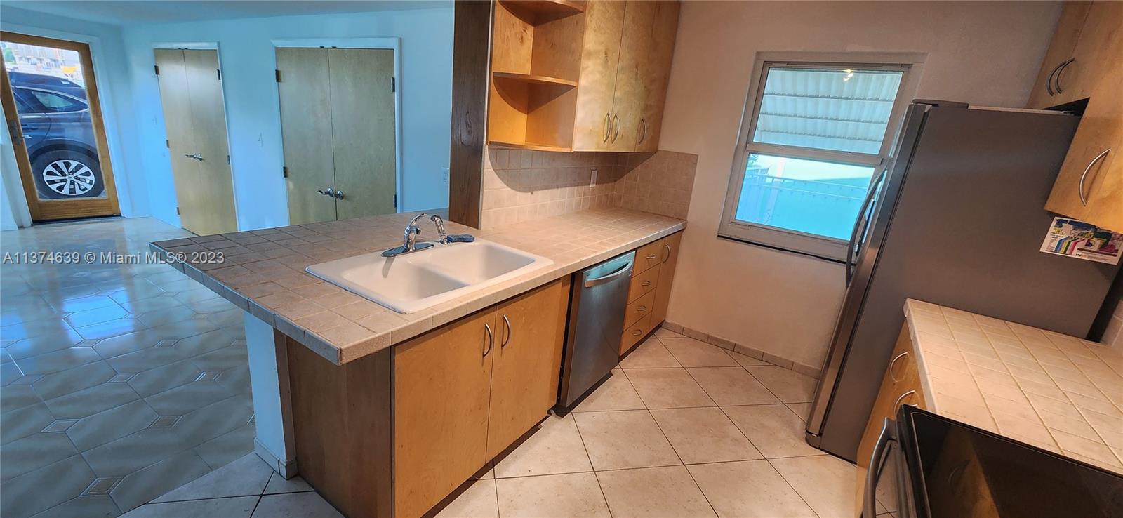 ROYAL PALM VISTA - Residential Lease