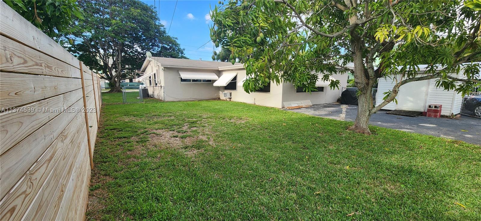 ROYAL PALM VISTA - Residential Lease