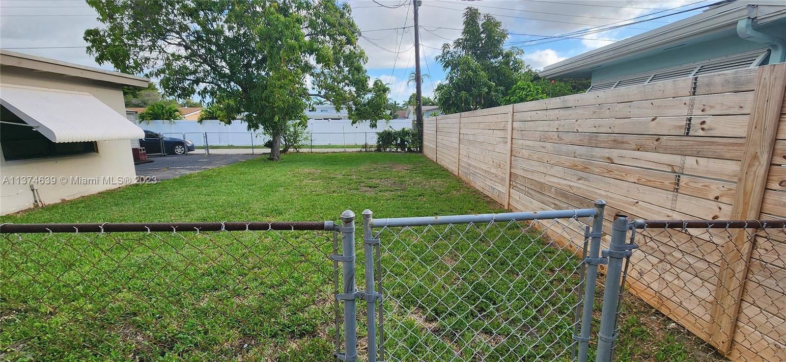 ROYAL PALM VISTA - Residential Lease