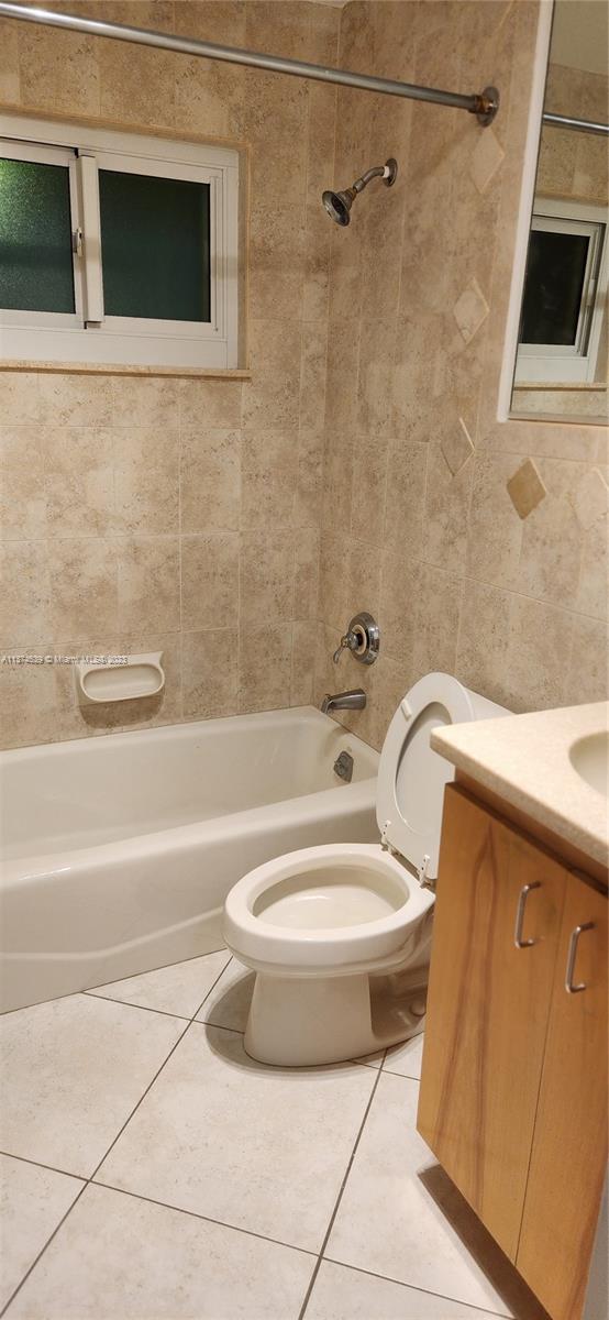 ROYAL PALM VISTA - Residential Lease