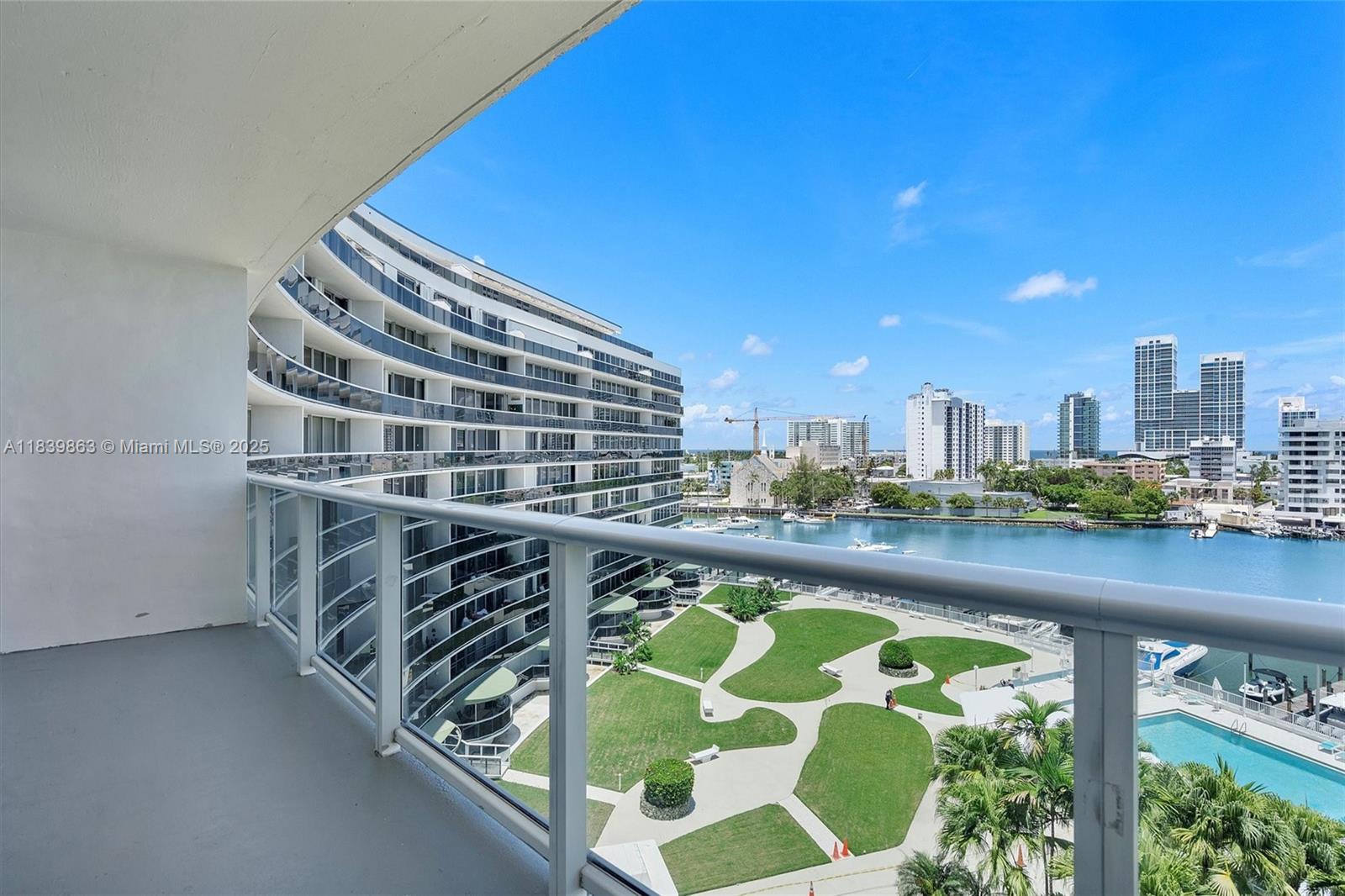 KING COLE CONDO - Residential
