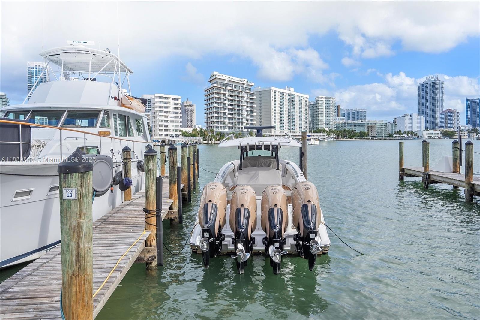 KING COLE CONDO - Residential