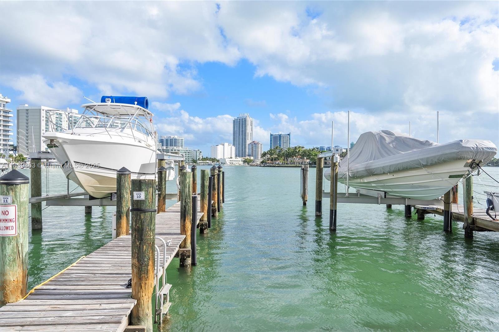 KING COLE CONDO - Residential