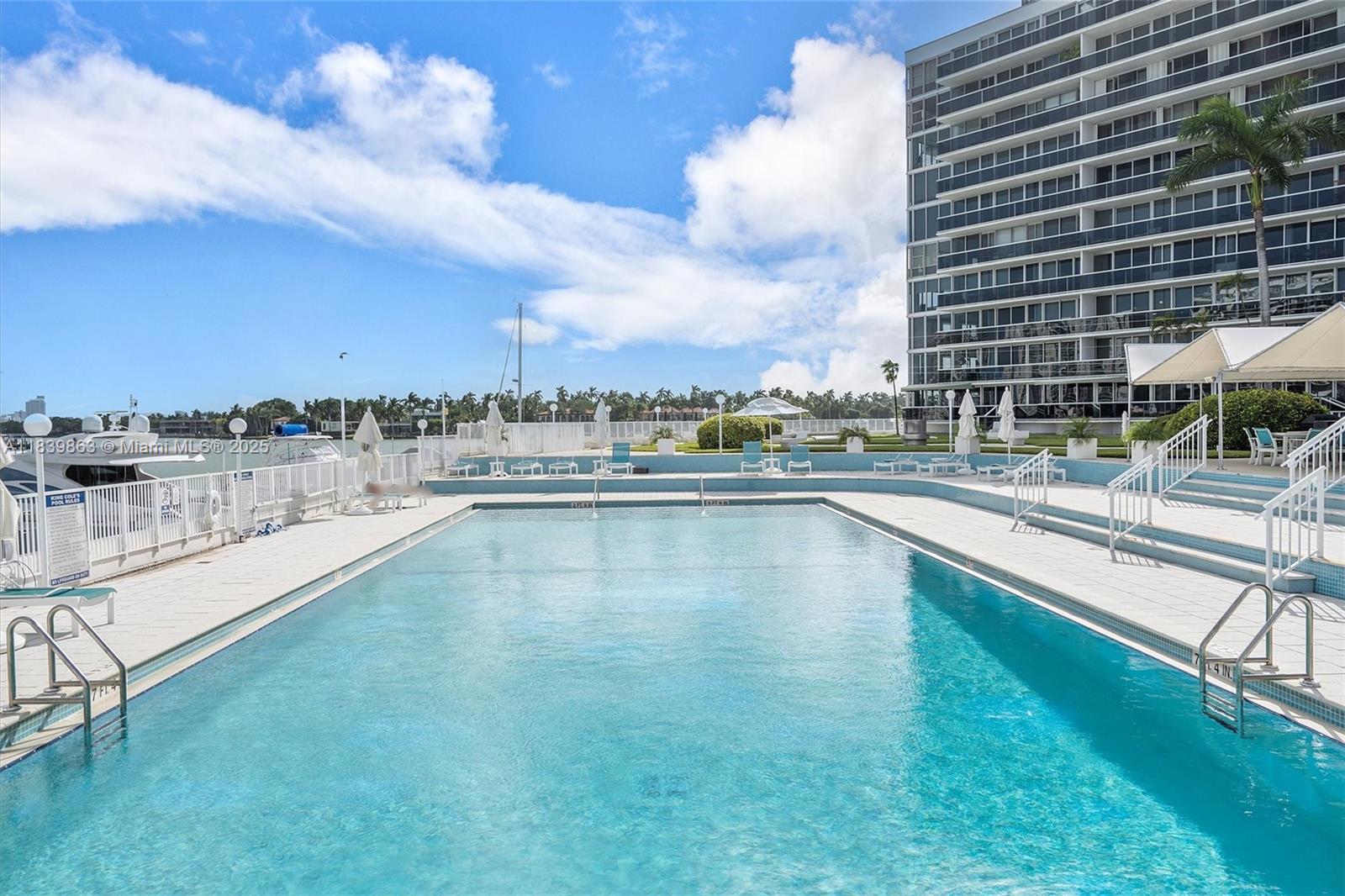 KING COLE CONDO - Residential