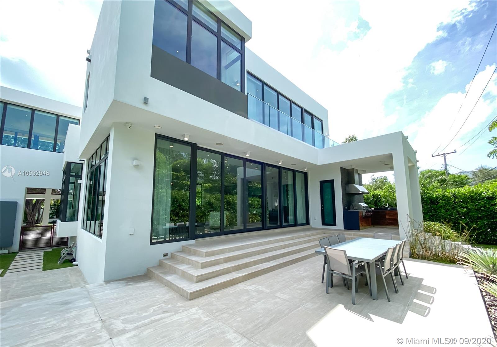 TROPICAL ISLE HOMES SUB 4 - Residential