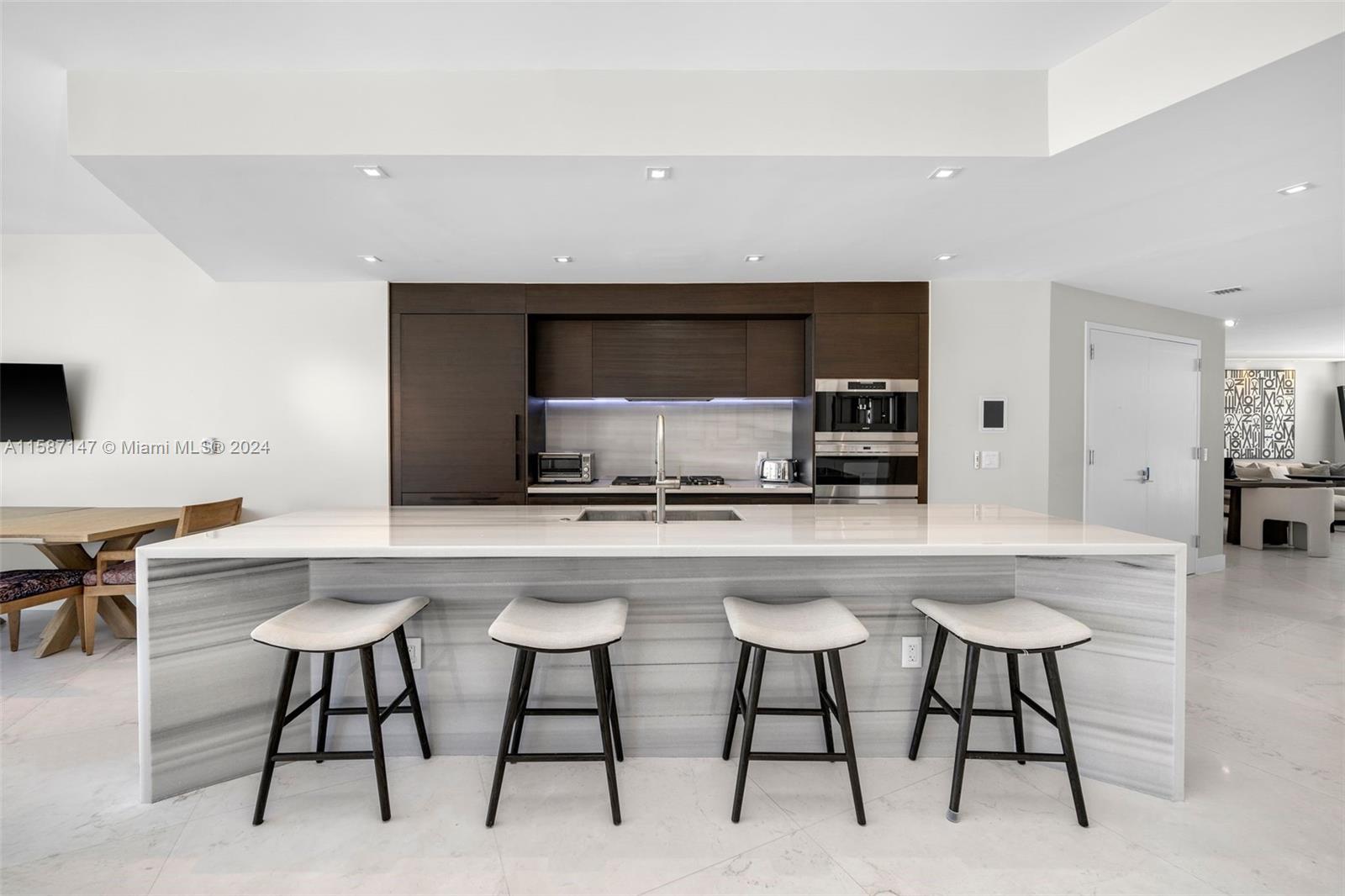 ONE OCEAN CONDO - Residential