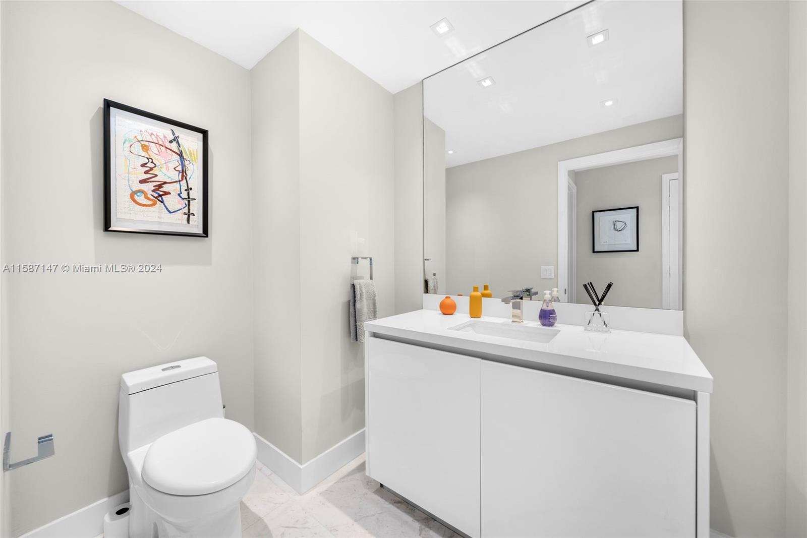 ONE OCEAN CONDO - Residential