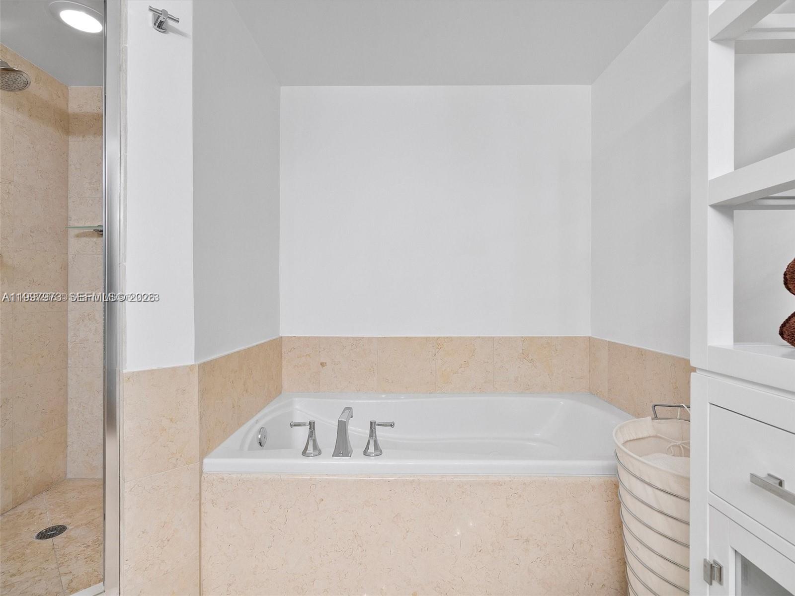 TURNBERRY VLG NO TOWER CO - Residential