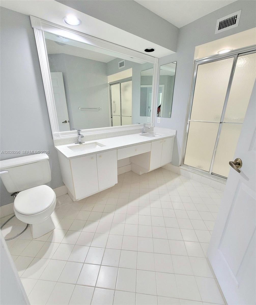 ST TROPEZ AT BOCA GOLF CO - Residential Lease