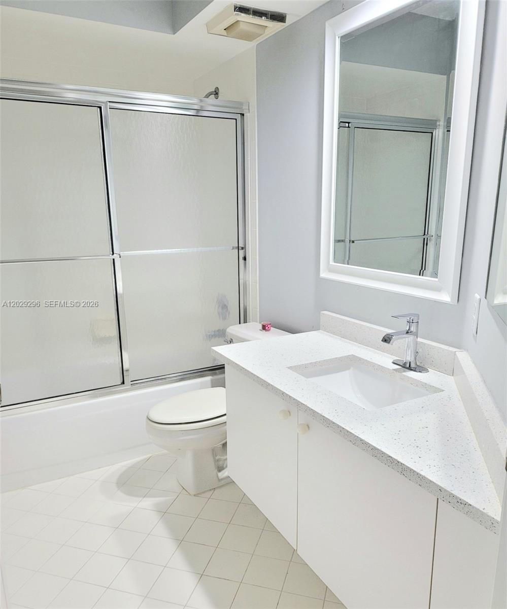 ST TROPEZ AT BOCA GOLF CO - Residential Lease
