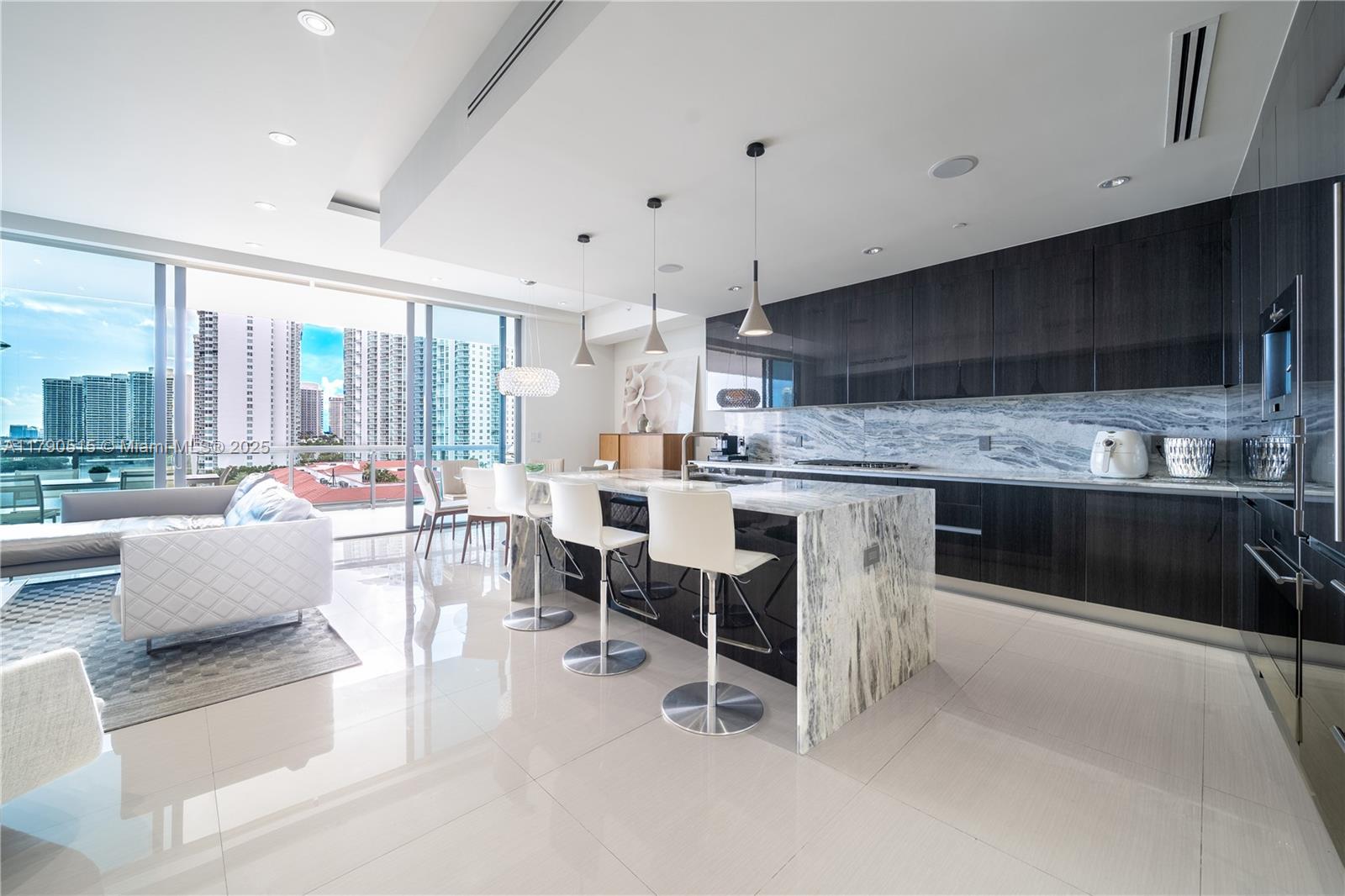 ECHO CONDO - Residential
