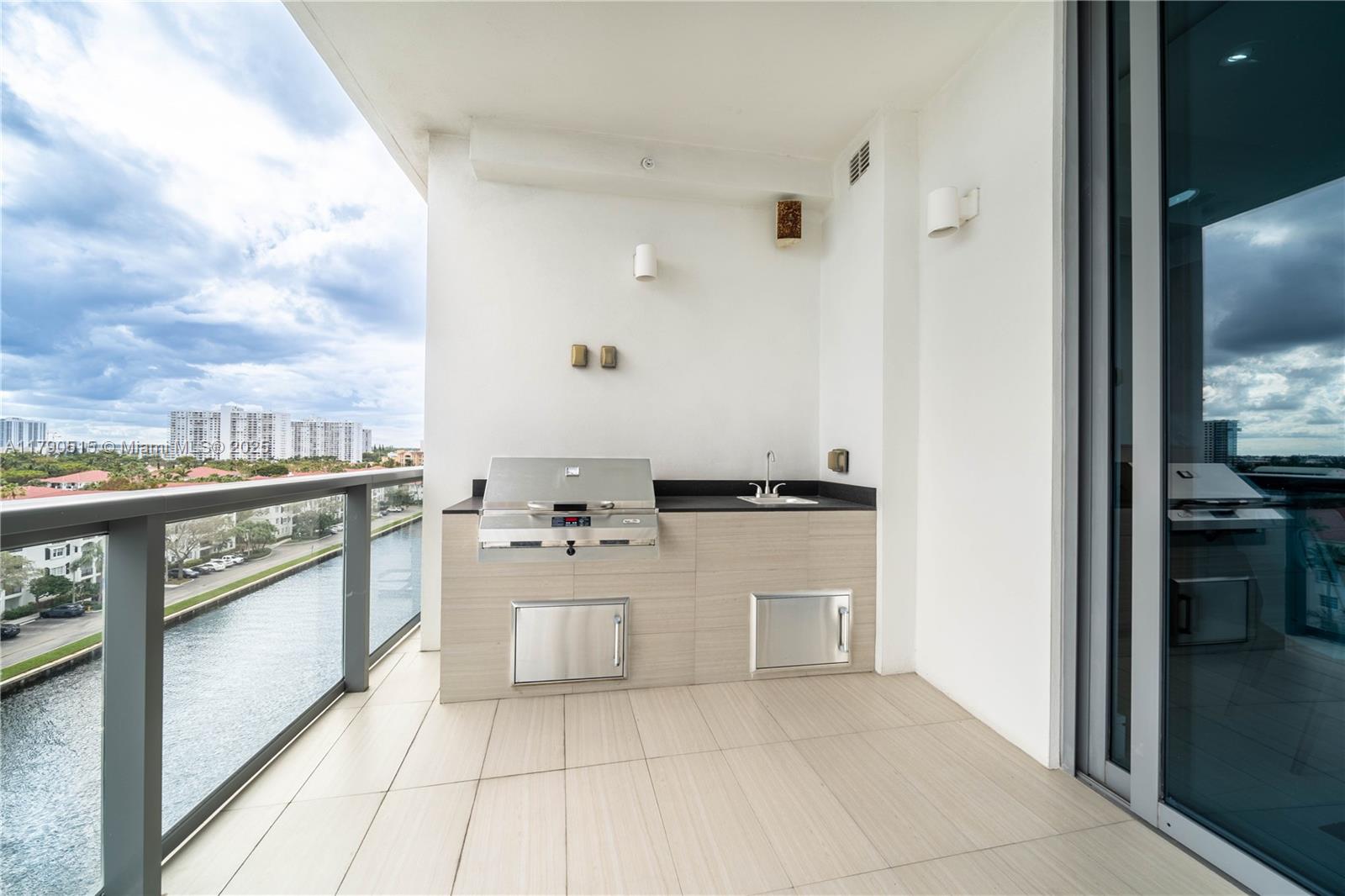ECHO CONDO - Residential