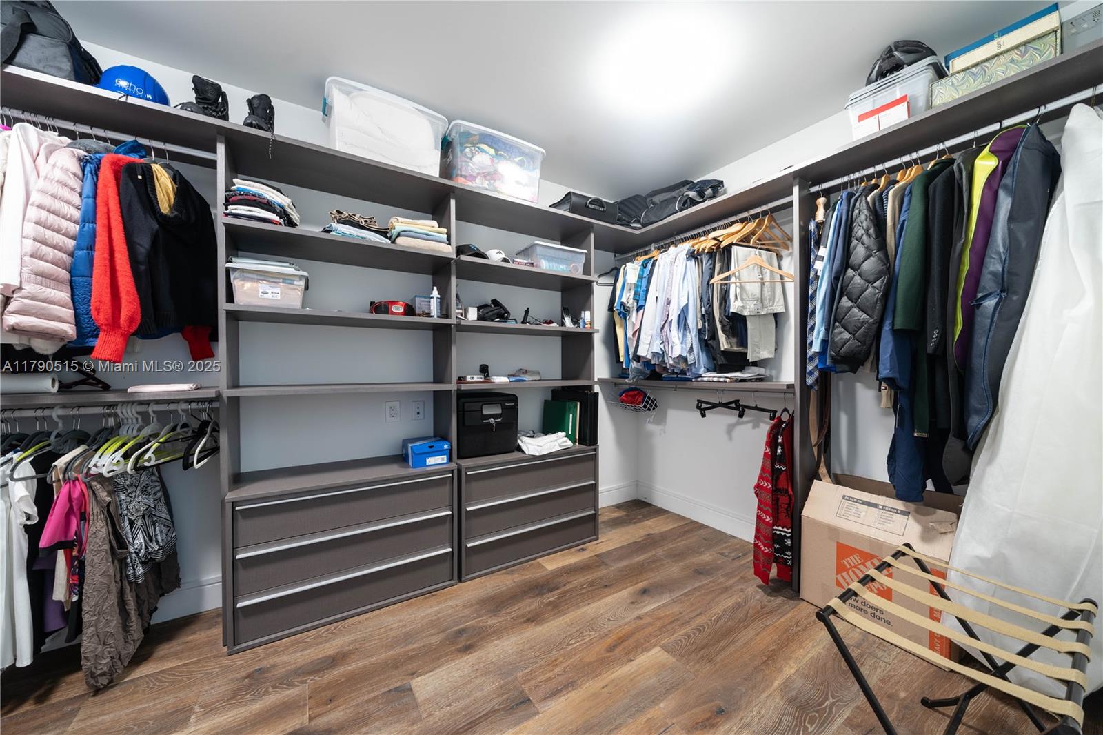ECHO CONDO - Residential