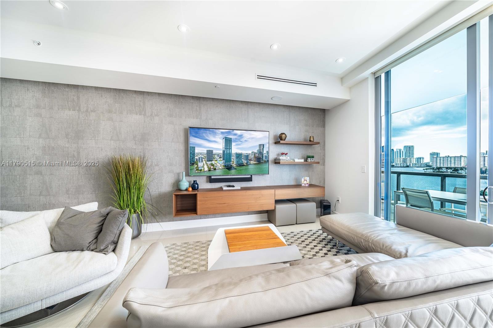 ECHO CONDO - Residential
