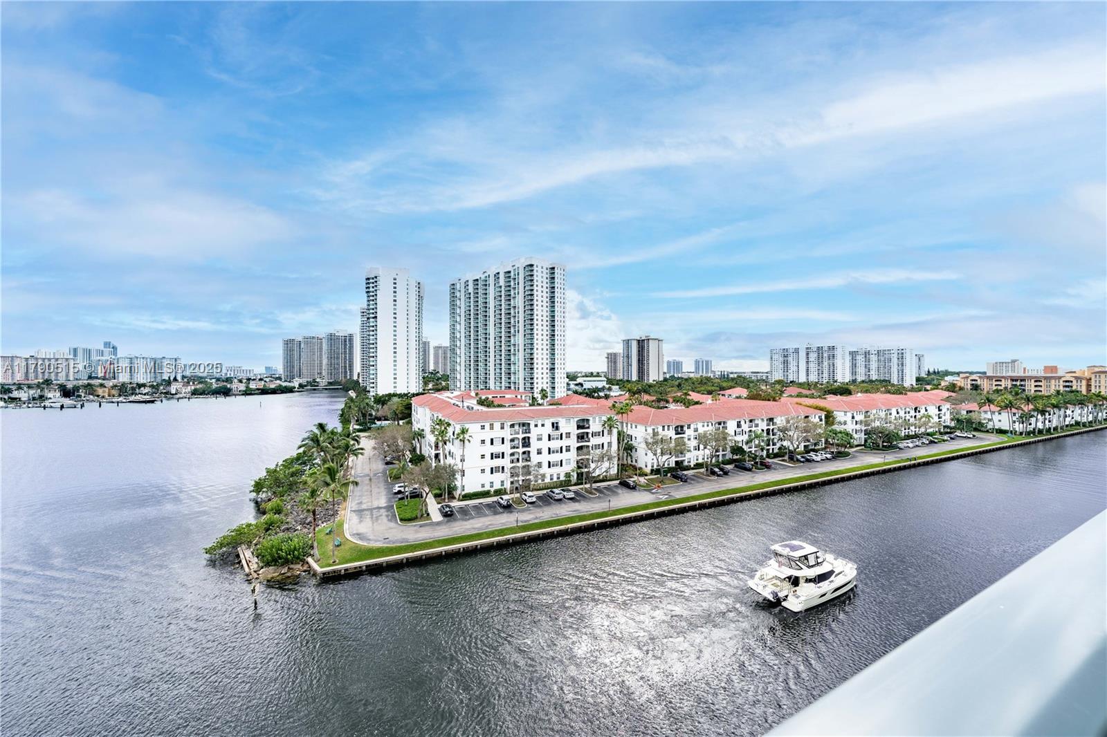 ECHO CONDO - Residential