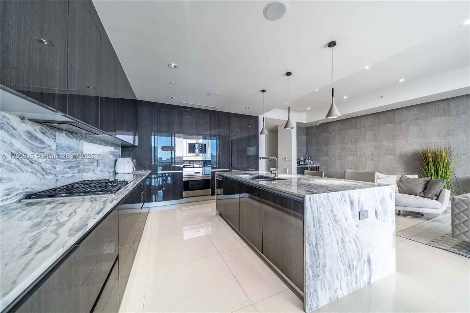 ECHO CONDO - Residential