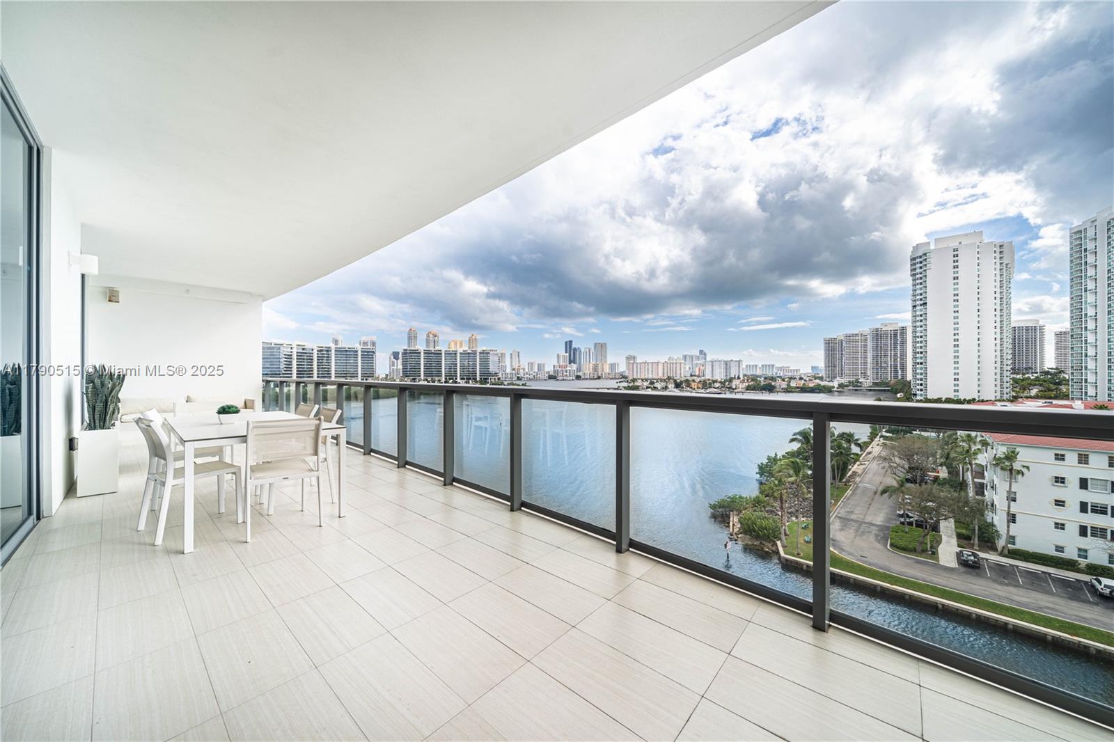 ECHO CONDO - Residential