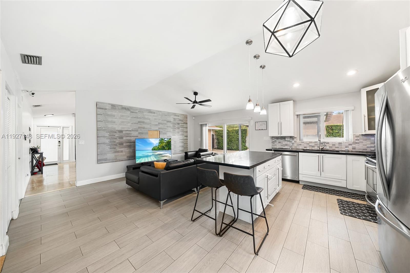 ROYAL GLEN - Residential