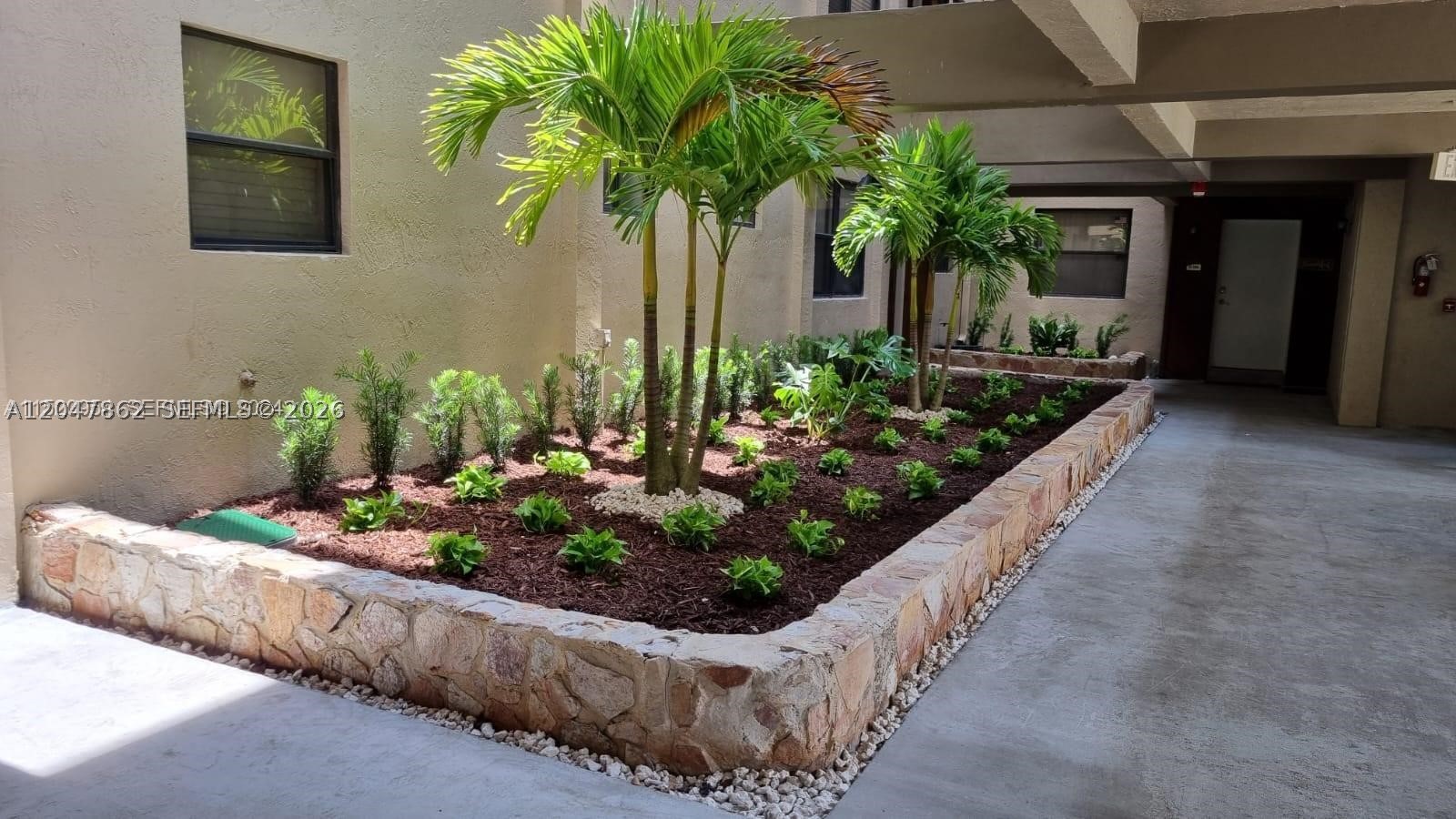 SUMMERTREE VILG CALIF CL - Residential Lease