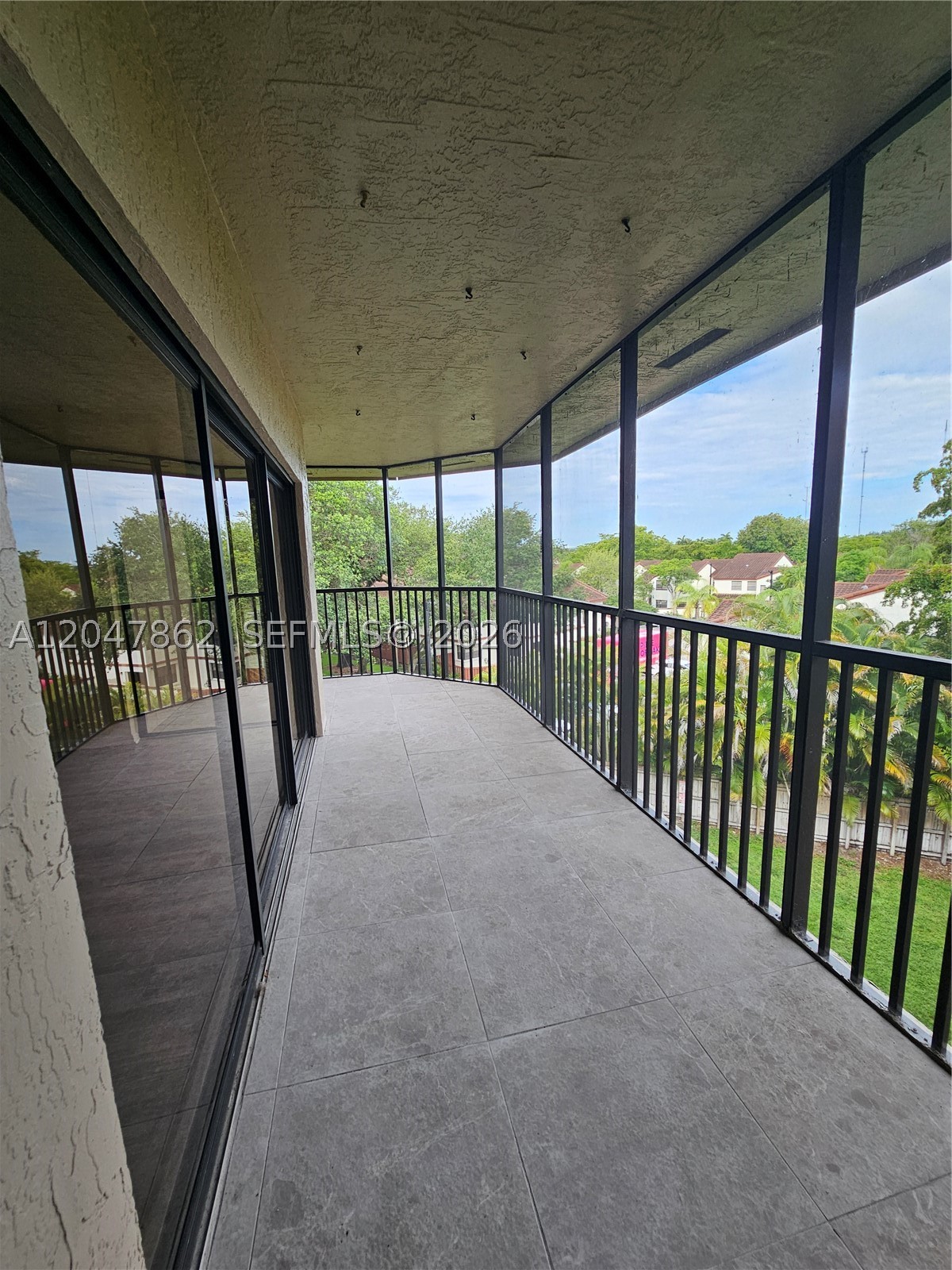 SUMMERTREE VILG CALIF CL - Residential Lease