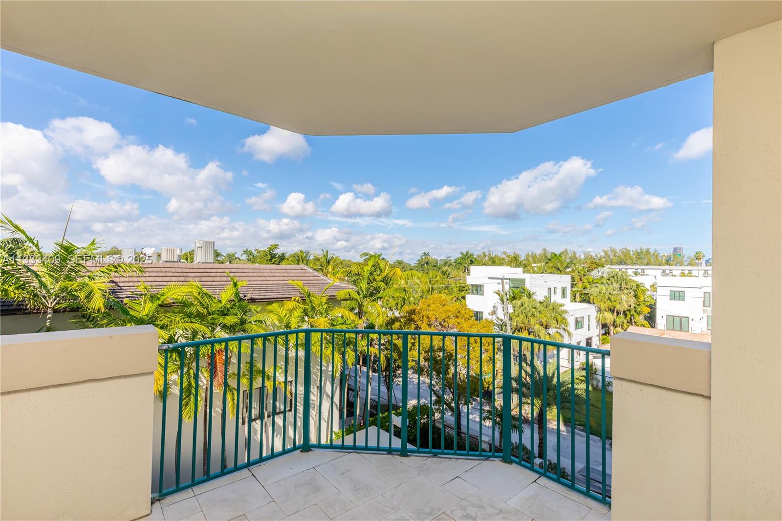 BEACON HARBOUR CONDO - Residential